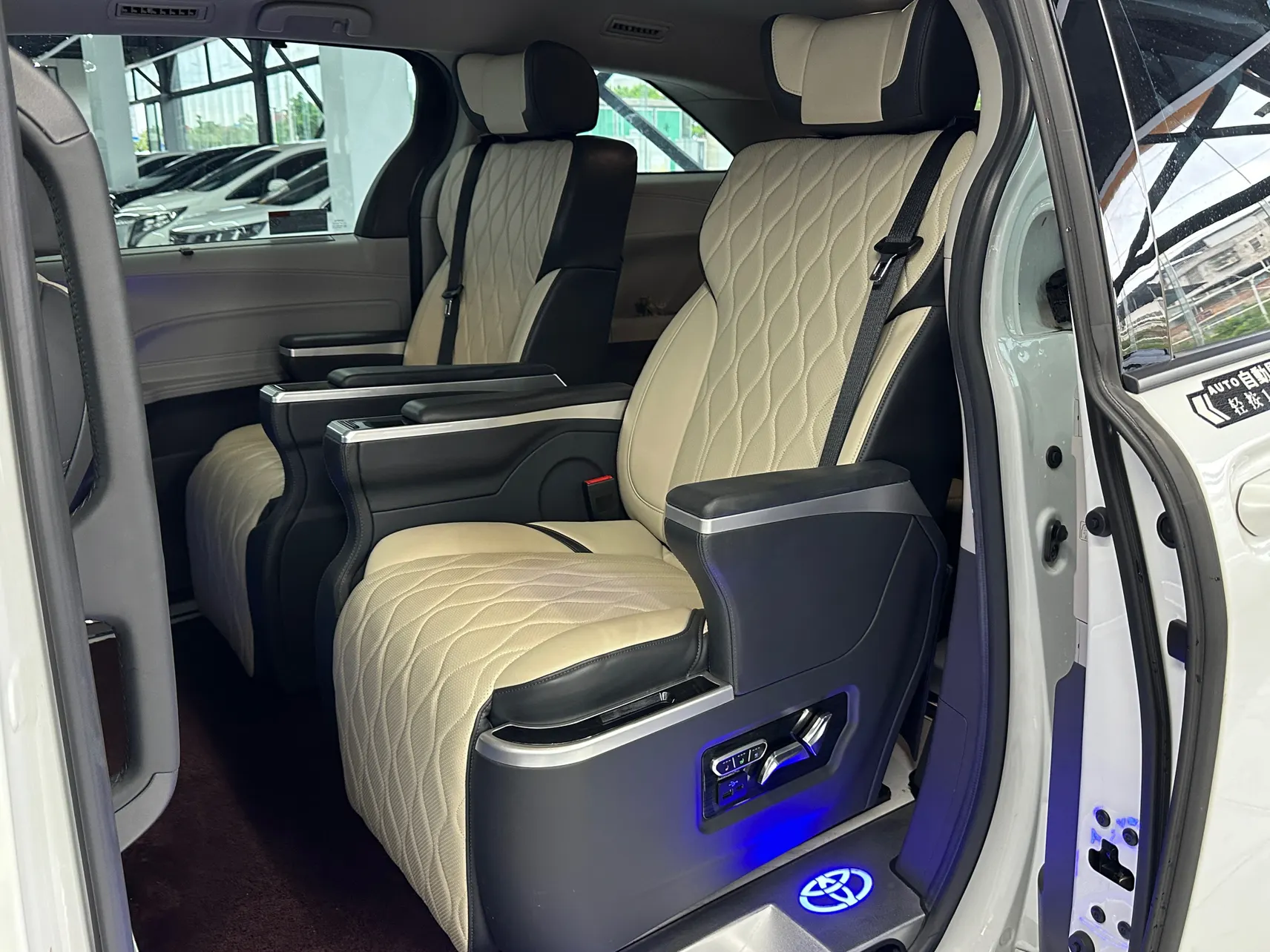 Toyota Sienna, 2023 21
