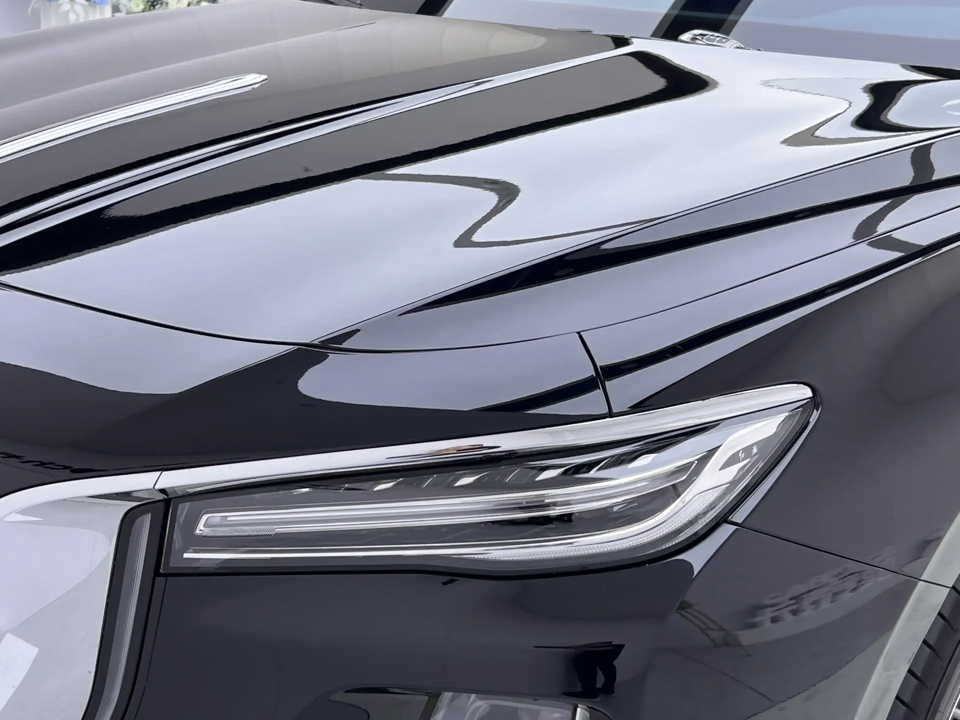 Hongqi H5, 2025 9