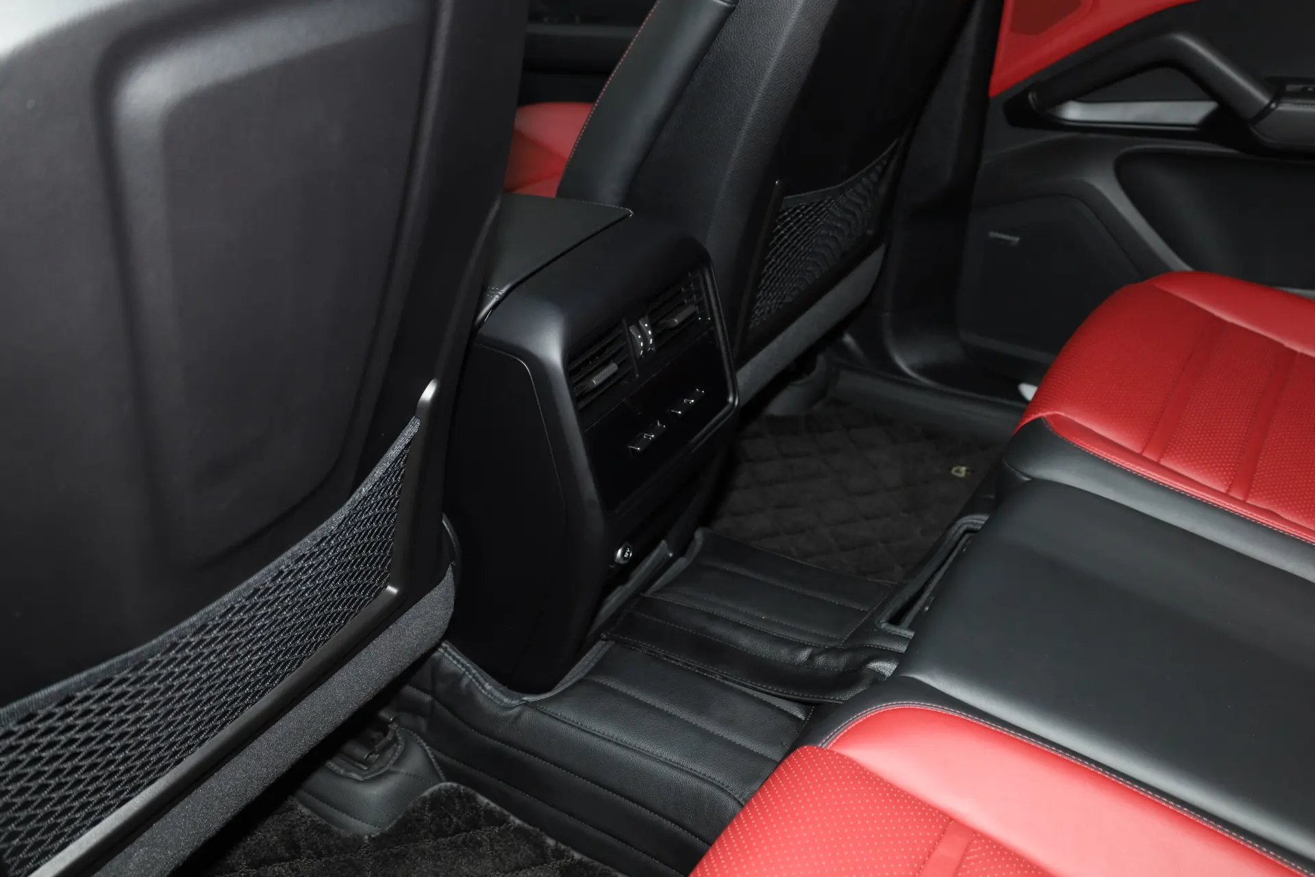 Porsche Cayenne, 2024 25