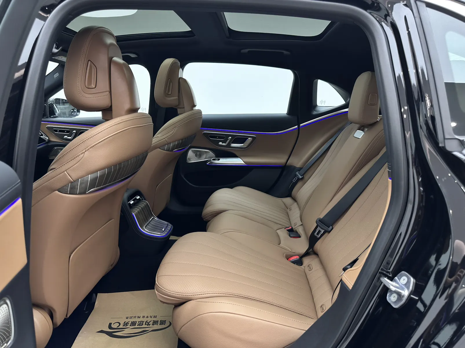 Mercedes-Benz E 300 L, 2025 9