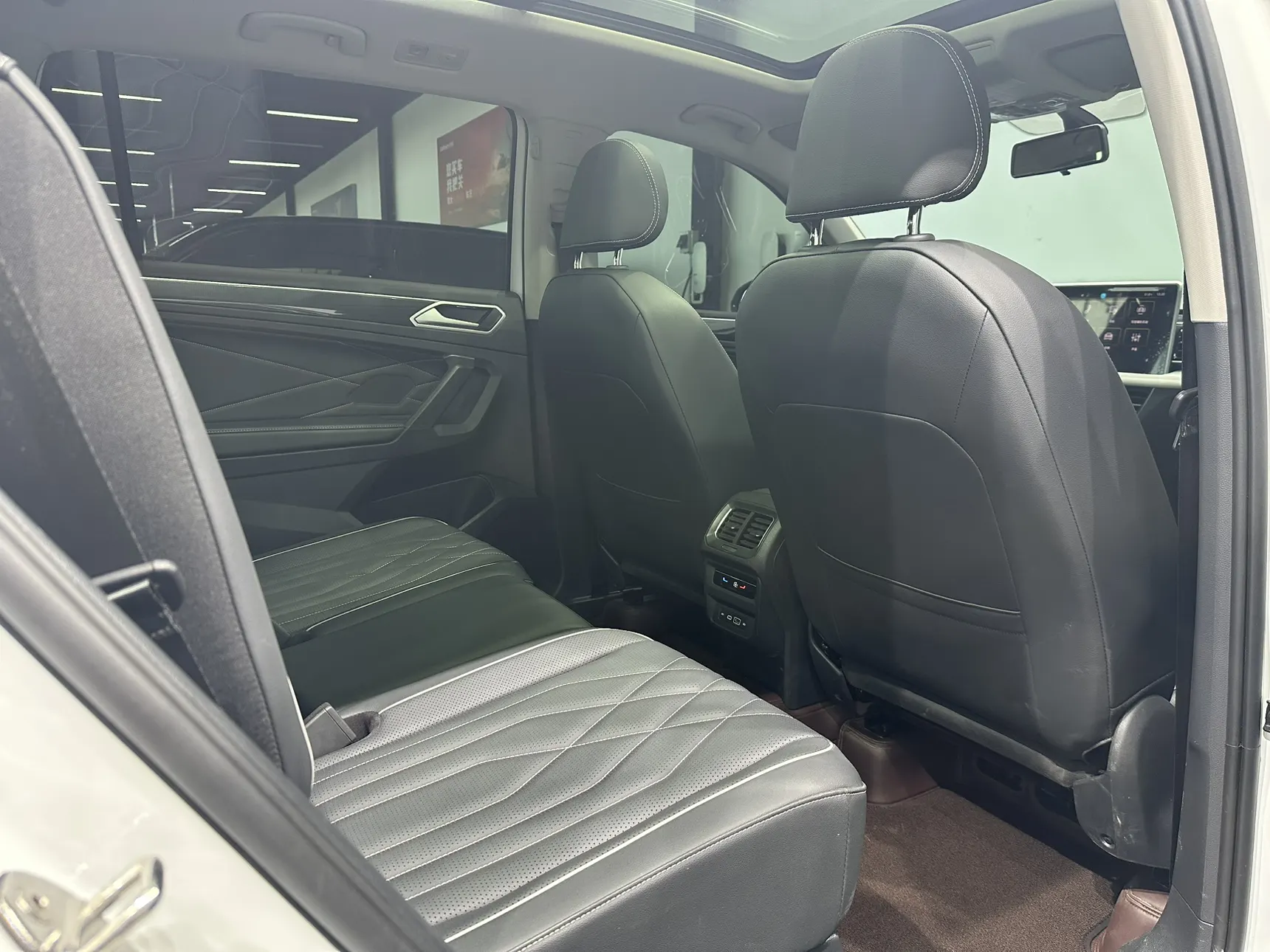 Volkswagen Tiguan L, 2023 17