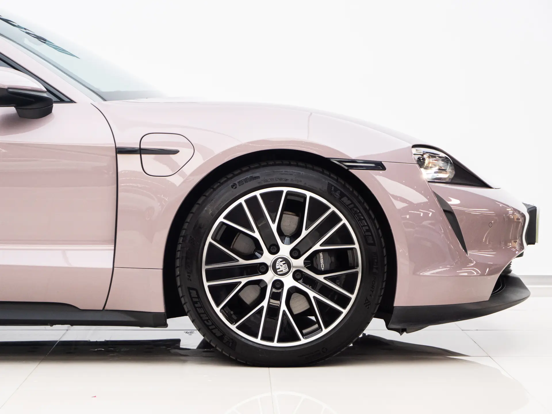 Porsche Taycan, 2021 10