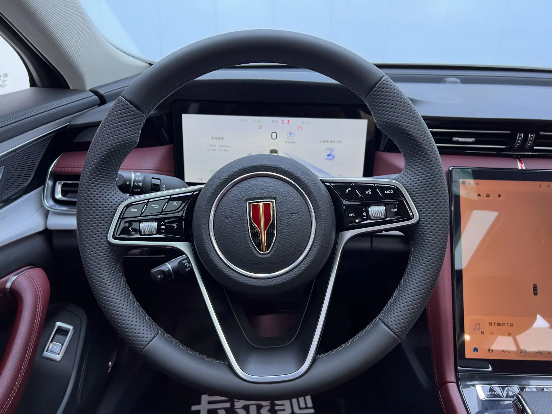 Hongqi H5, 2025 15