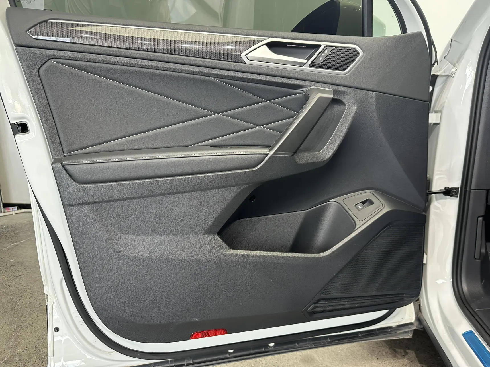 Volkswagen Tiguan L, 2023 14
