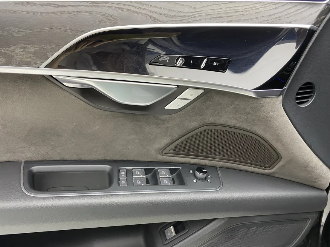 Audi A8L 50 TFSI, 2022 27
