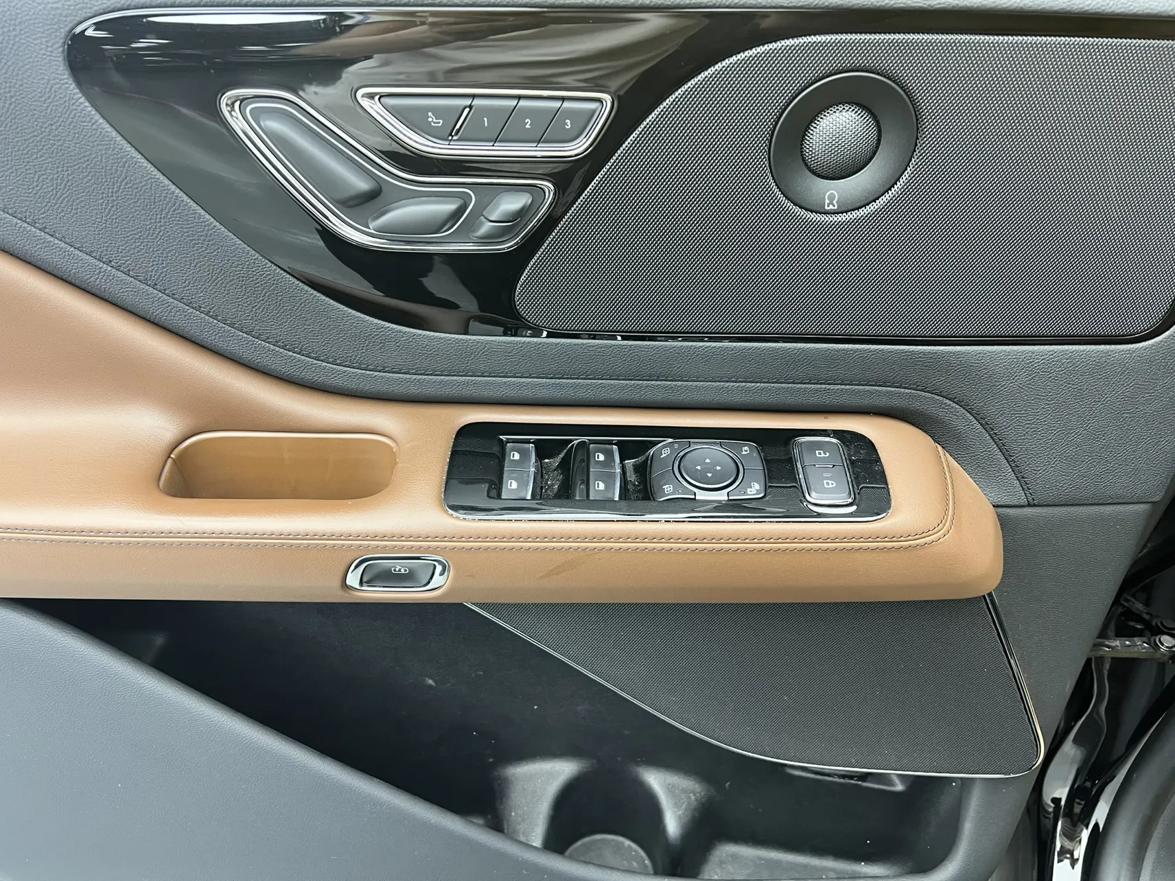 Lincoln Aviator, 2022 19