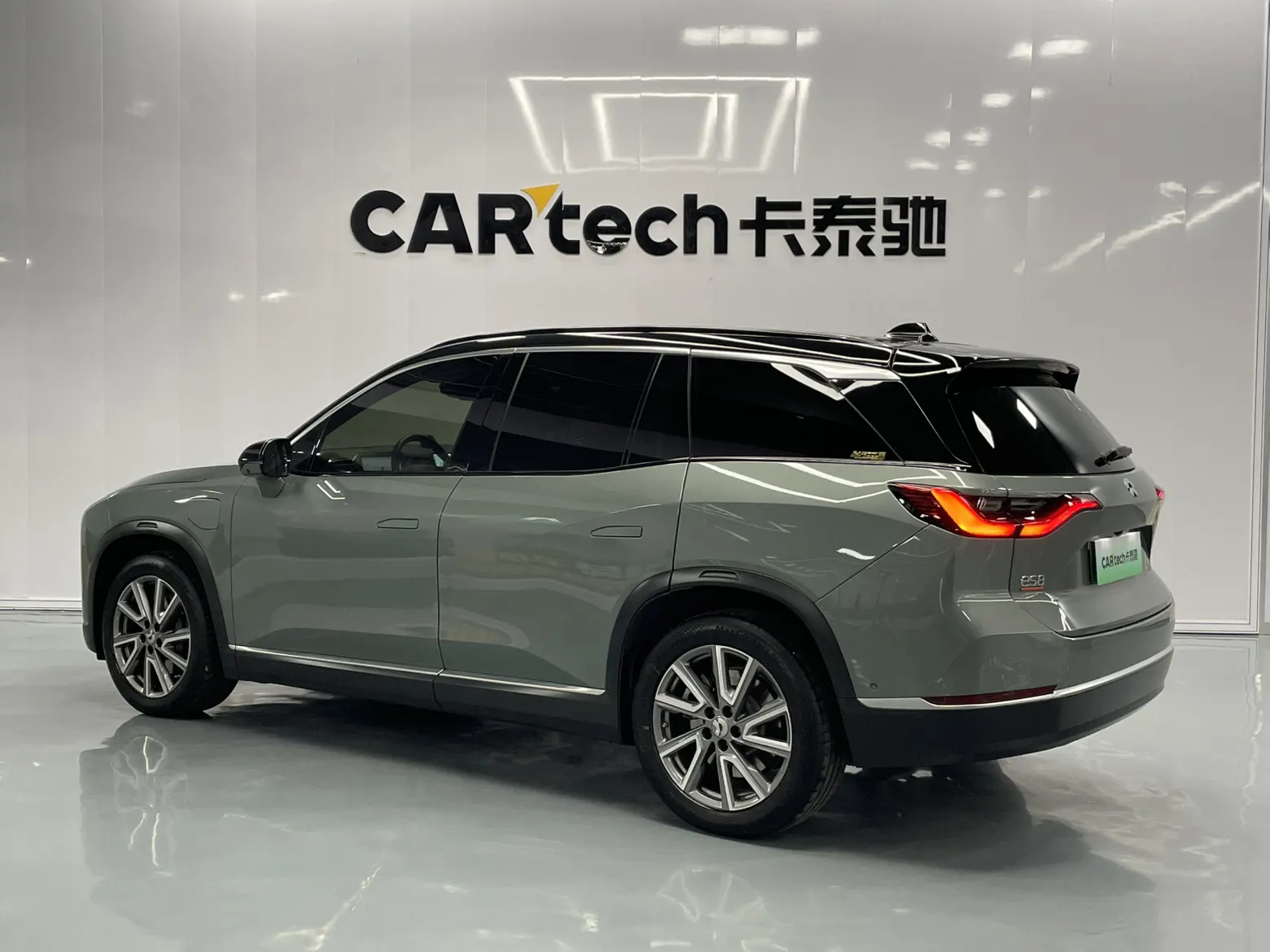 NIO ES8, 2022 7