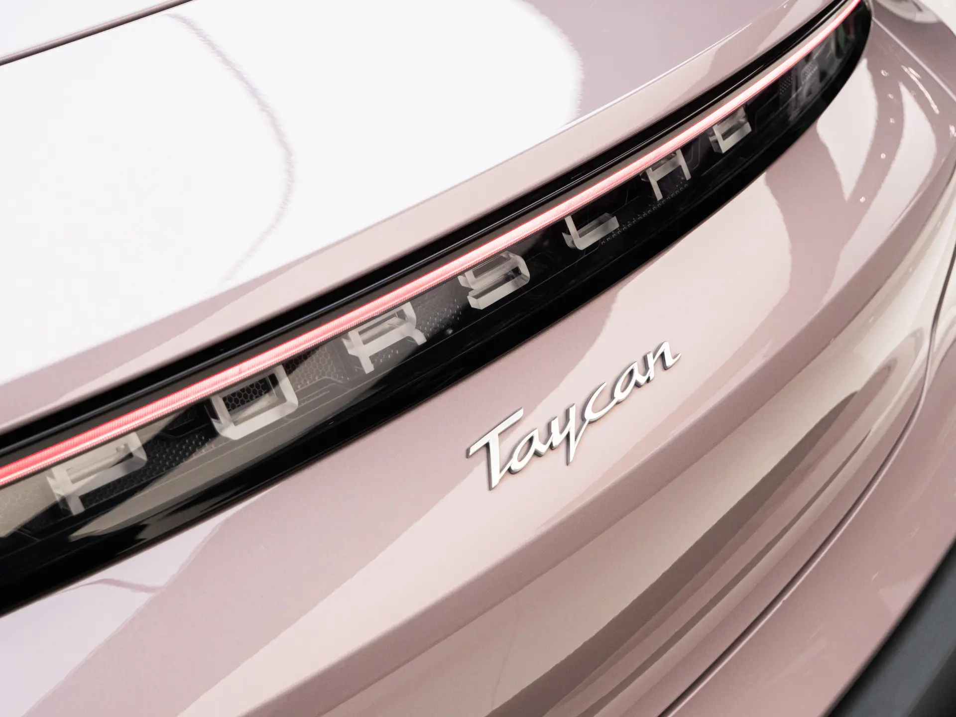 Porsche Taycan, 2021 14