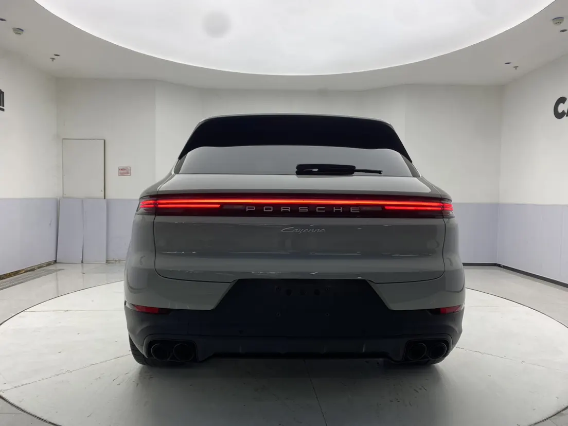 Porsche Cayenne, 2025 6