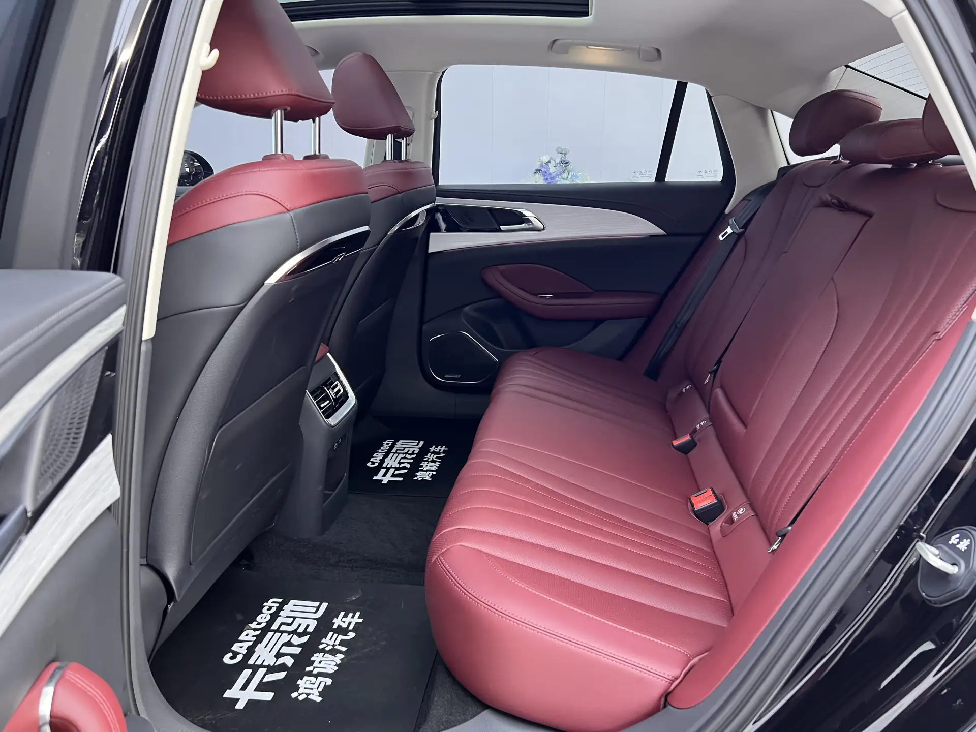 Hongqi H5, 2025 19