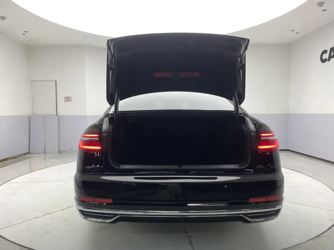 Audi A8L 50 TFSI, 2022 31