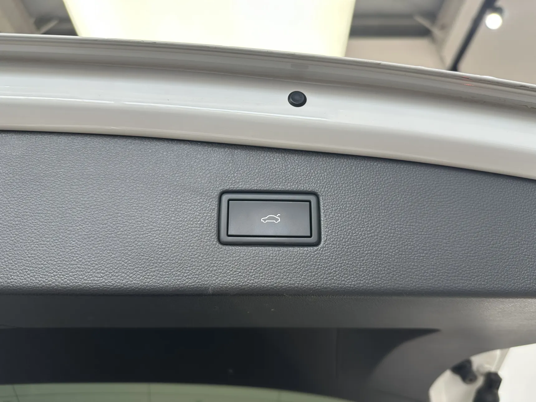 Volkswagen Tiguan L, 2023 23