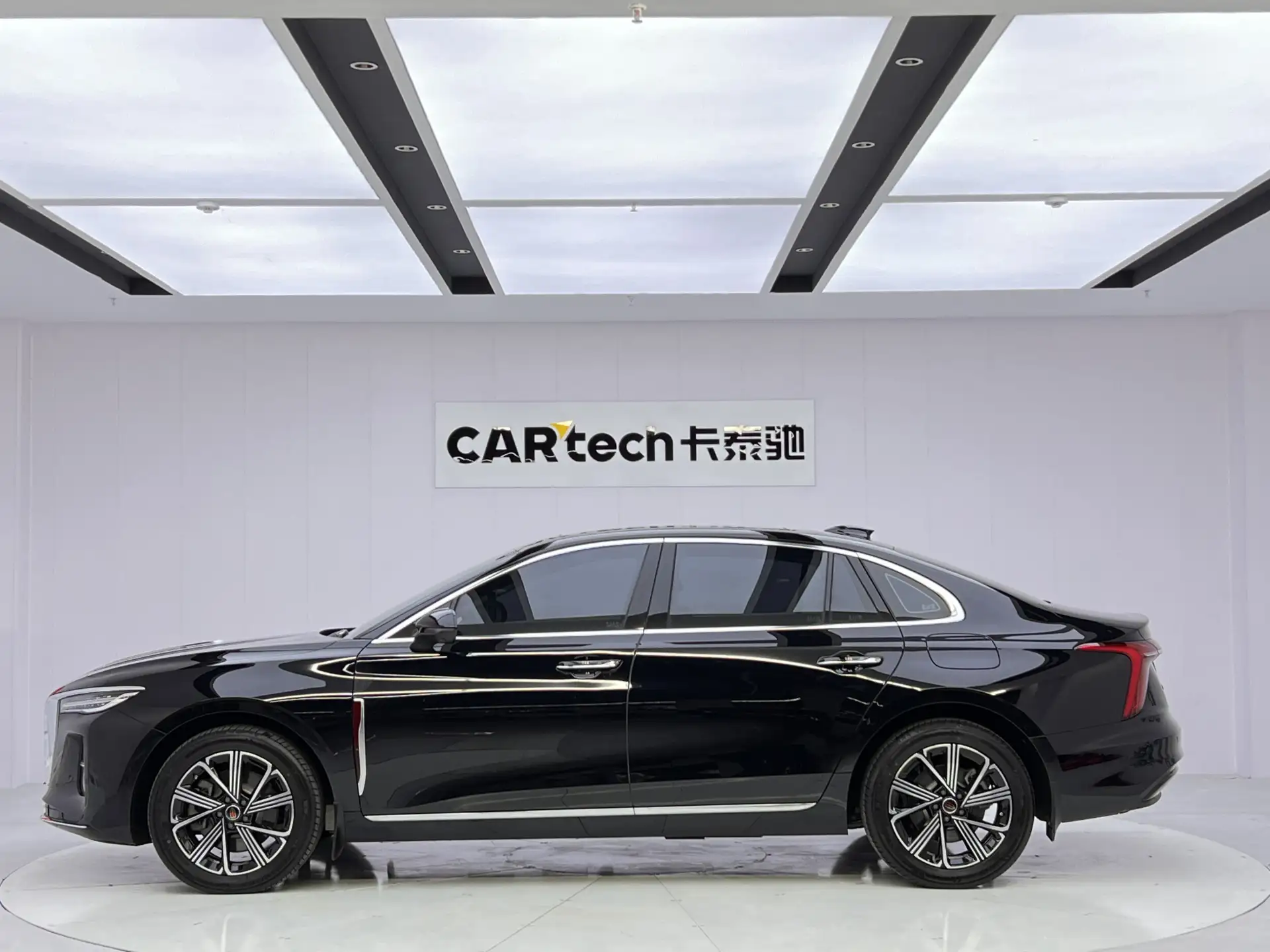 Hongqi H5, 2025 8