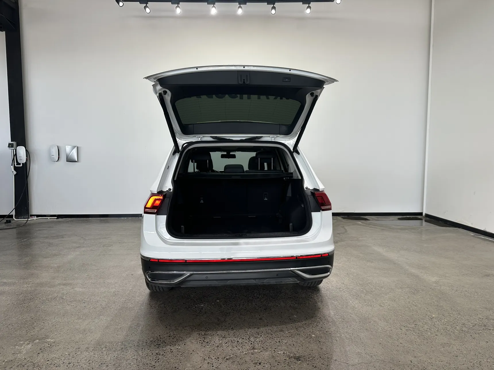 Volkswagen Tiguan L, 2023 10