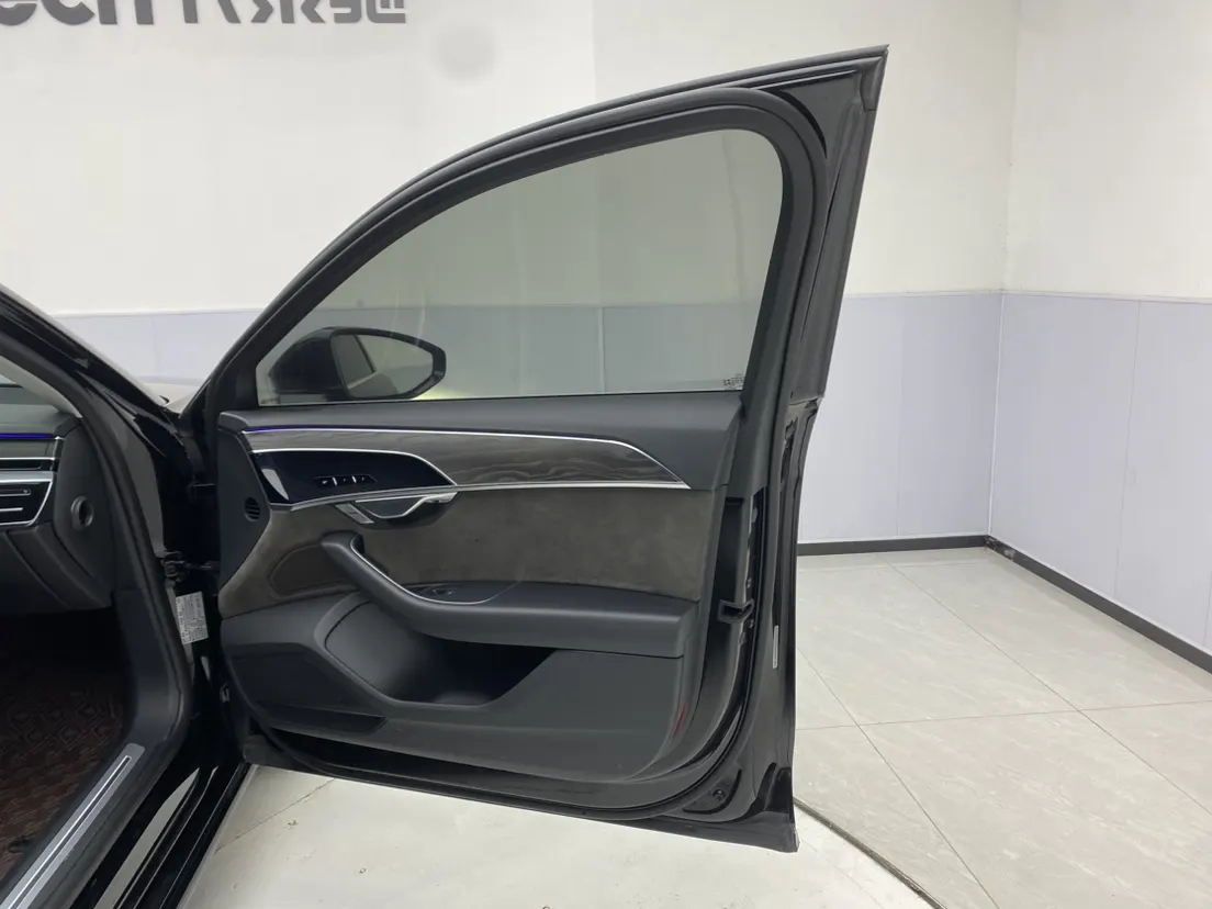 Audi A8L 50 TFSI, 2022 17