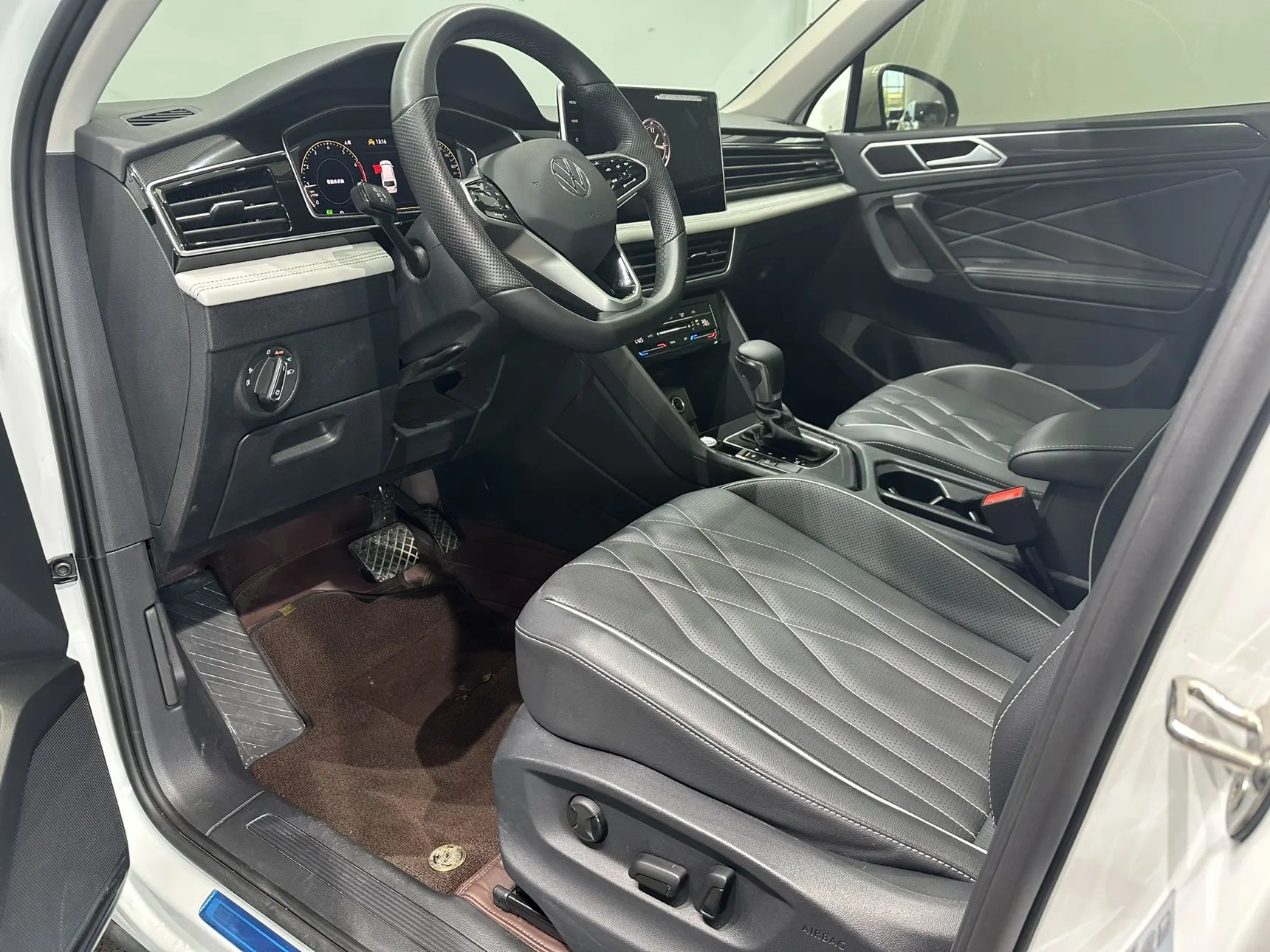 Volkswagen Tiguan L, 2023 15
