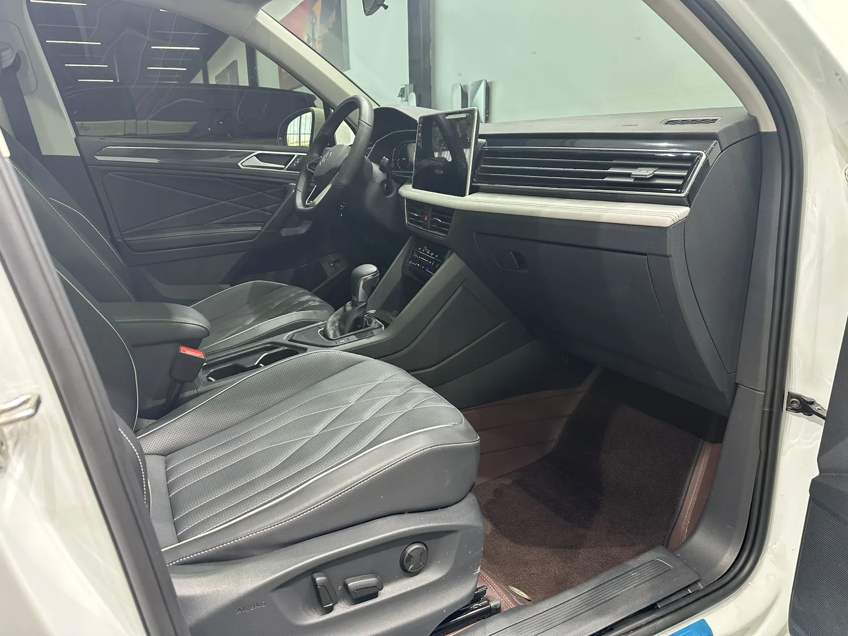 Volkswagen Tiguan L, 2023 16