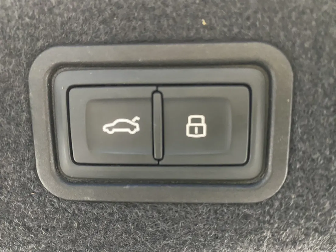 Audi A8L 50 TFSI, 2022 30
