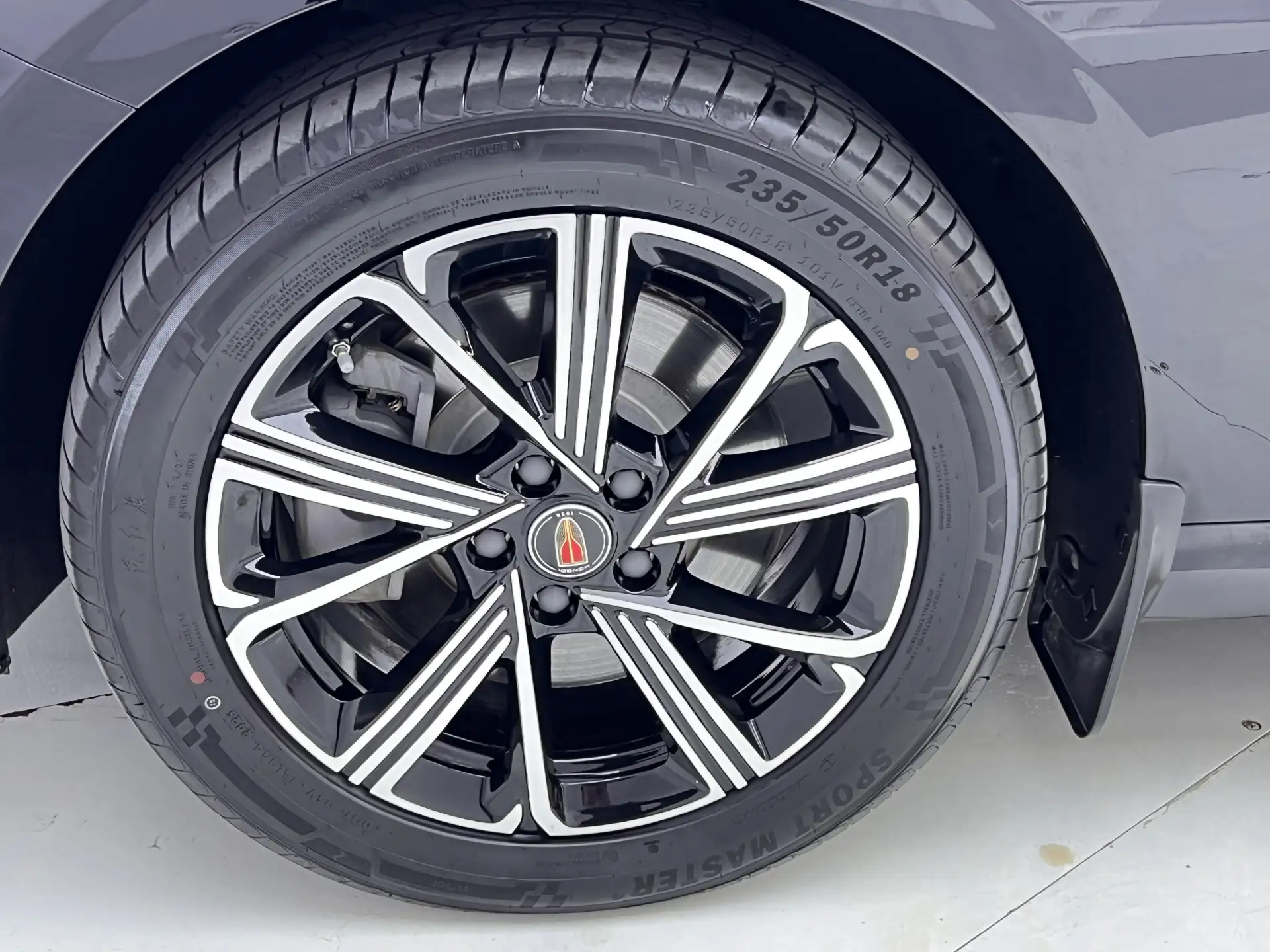 Hongqi H5, 2025 11