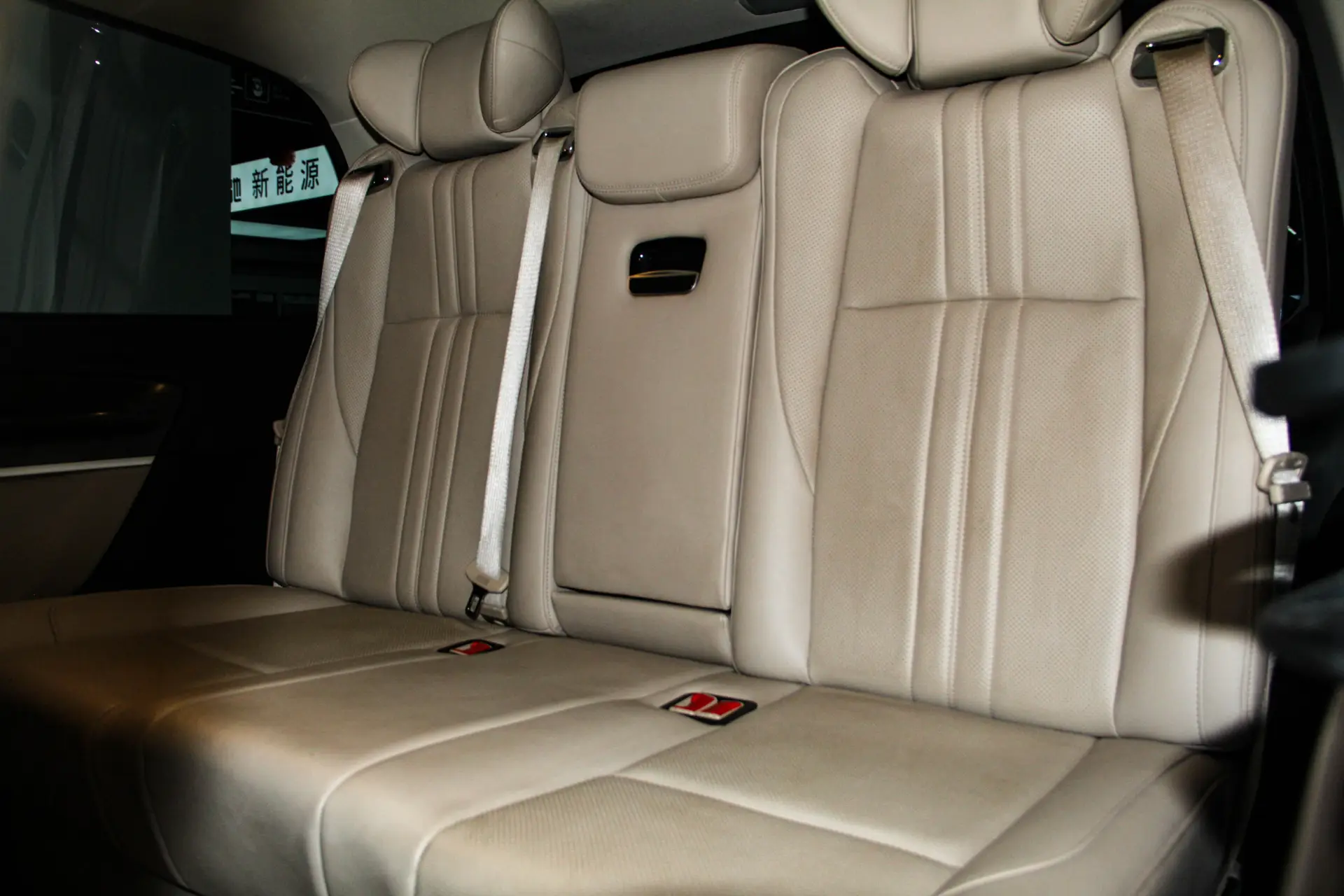 Mercedes-Benz V, 2021 24