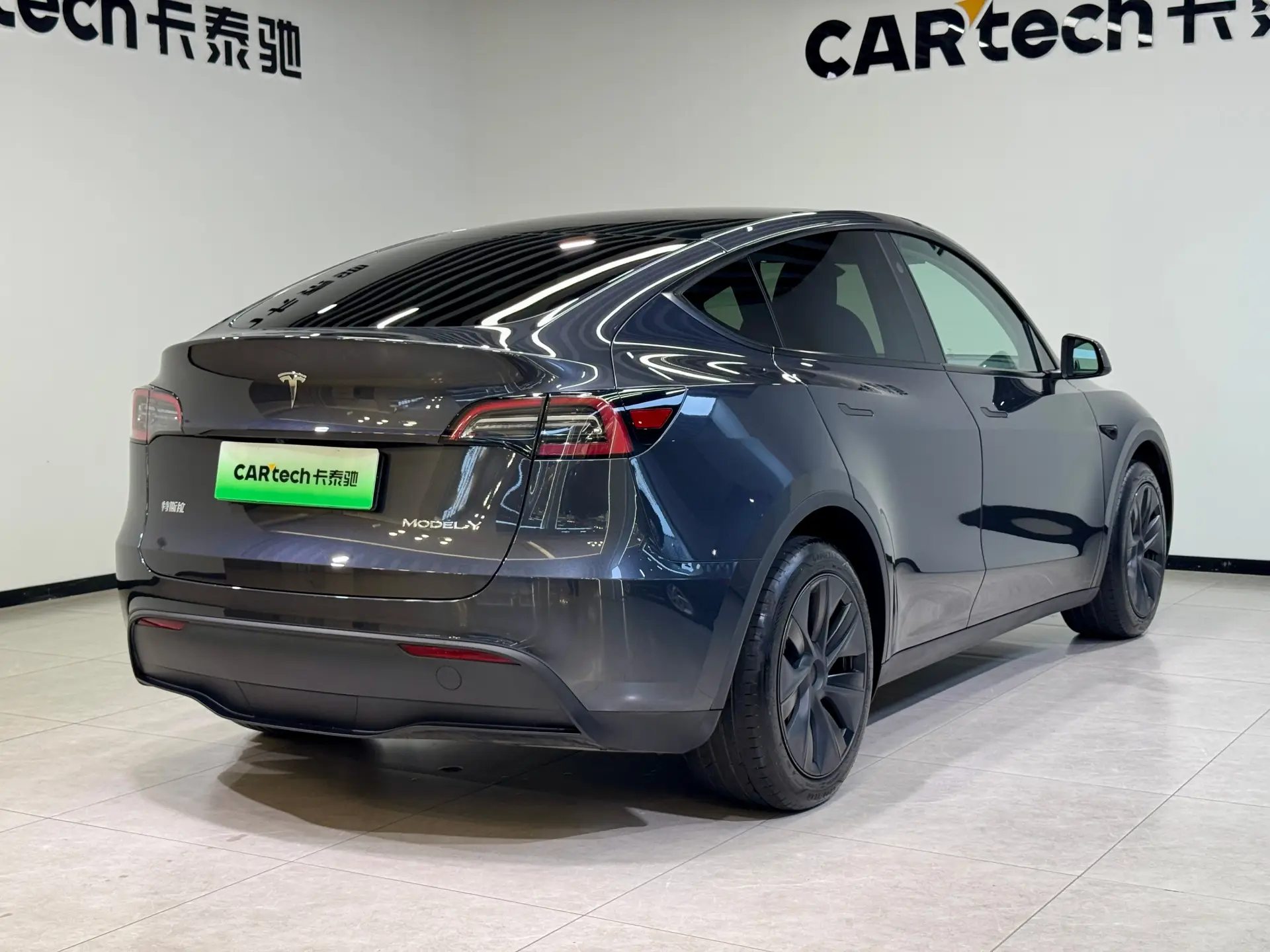 Tesla Model Y, 2024 27