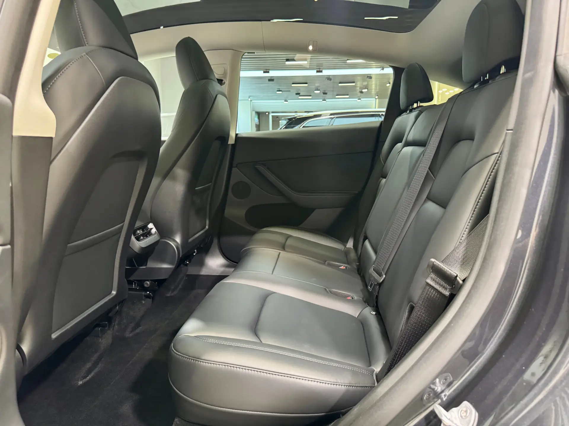 Tesla Model Y, 2024 16