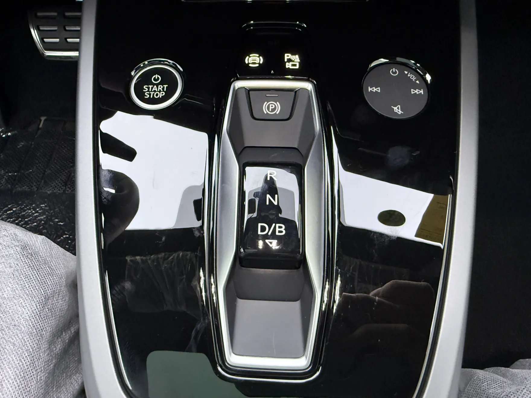 Audi Q5 e-tron, 2025 20