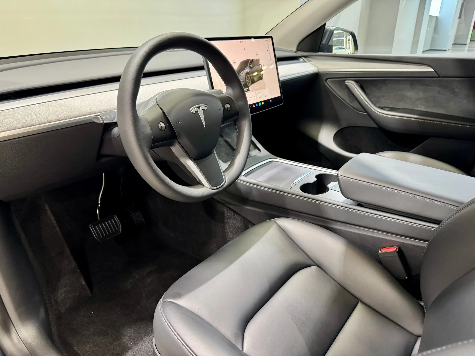 Tesla Model Y, 2024 7