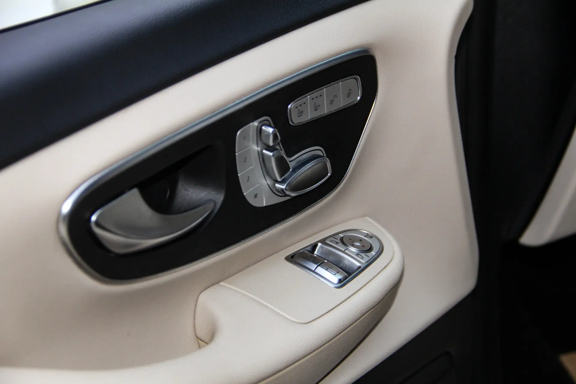 Mercedes-Benz V, 2021 26