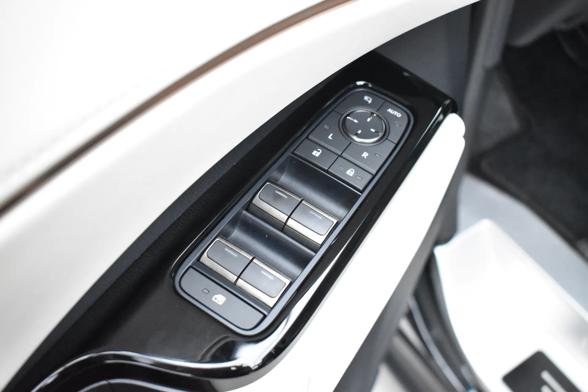 Lexus LM 350h, 2023 12