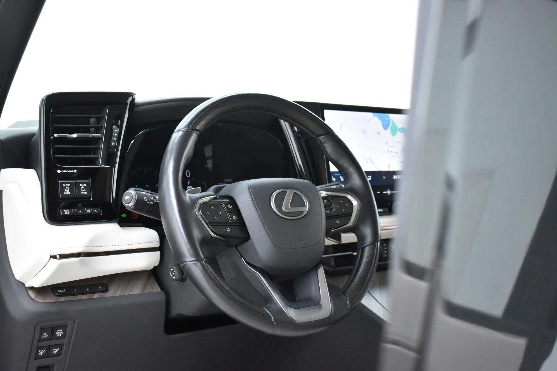 Lexus LM 350h, 2023 14