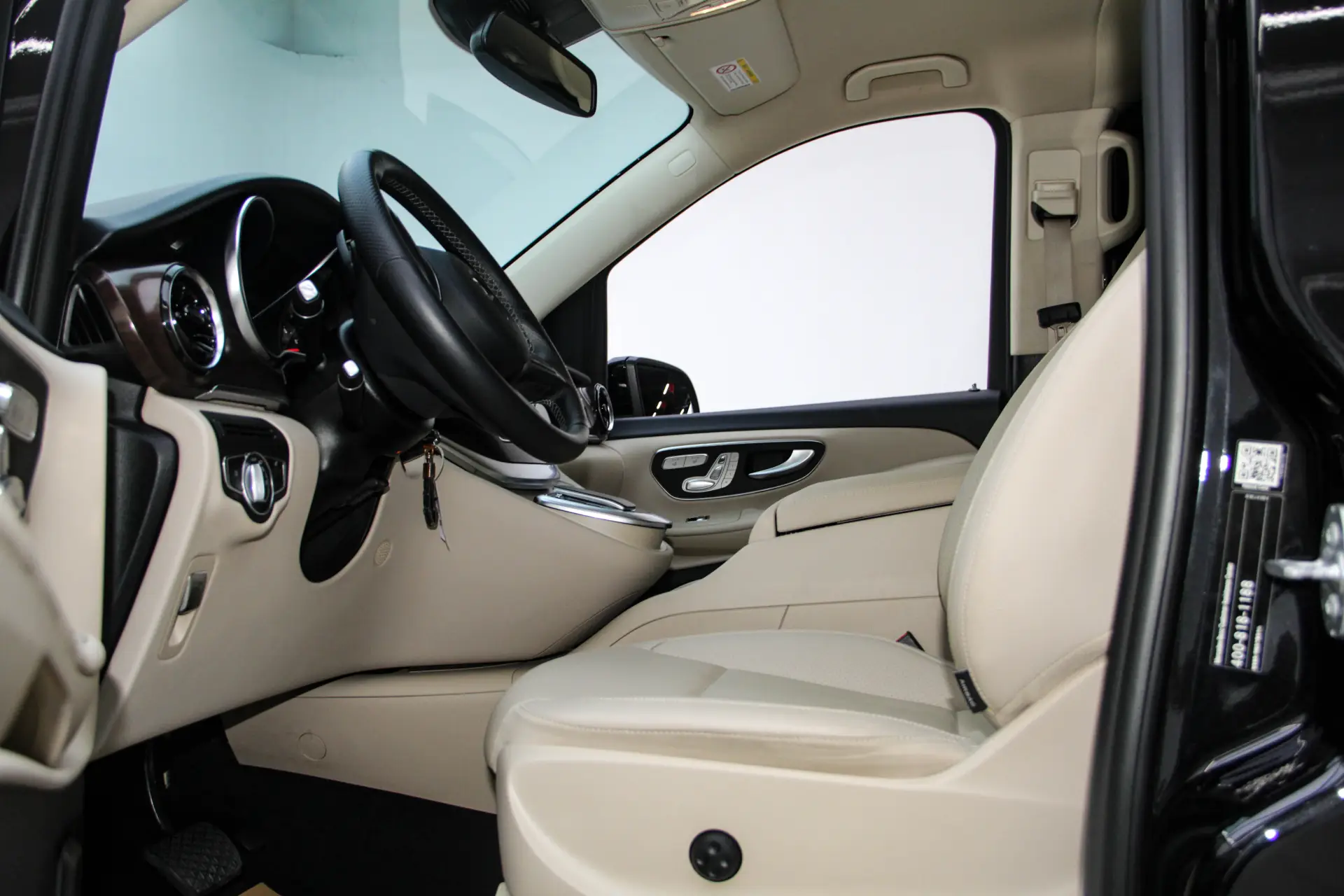 Mercedes-Benz V, 2021 23
