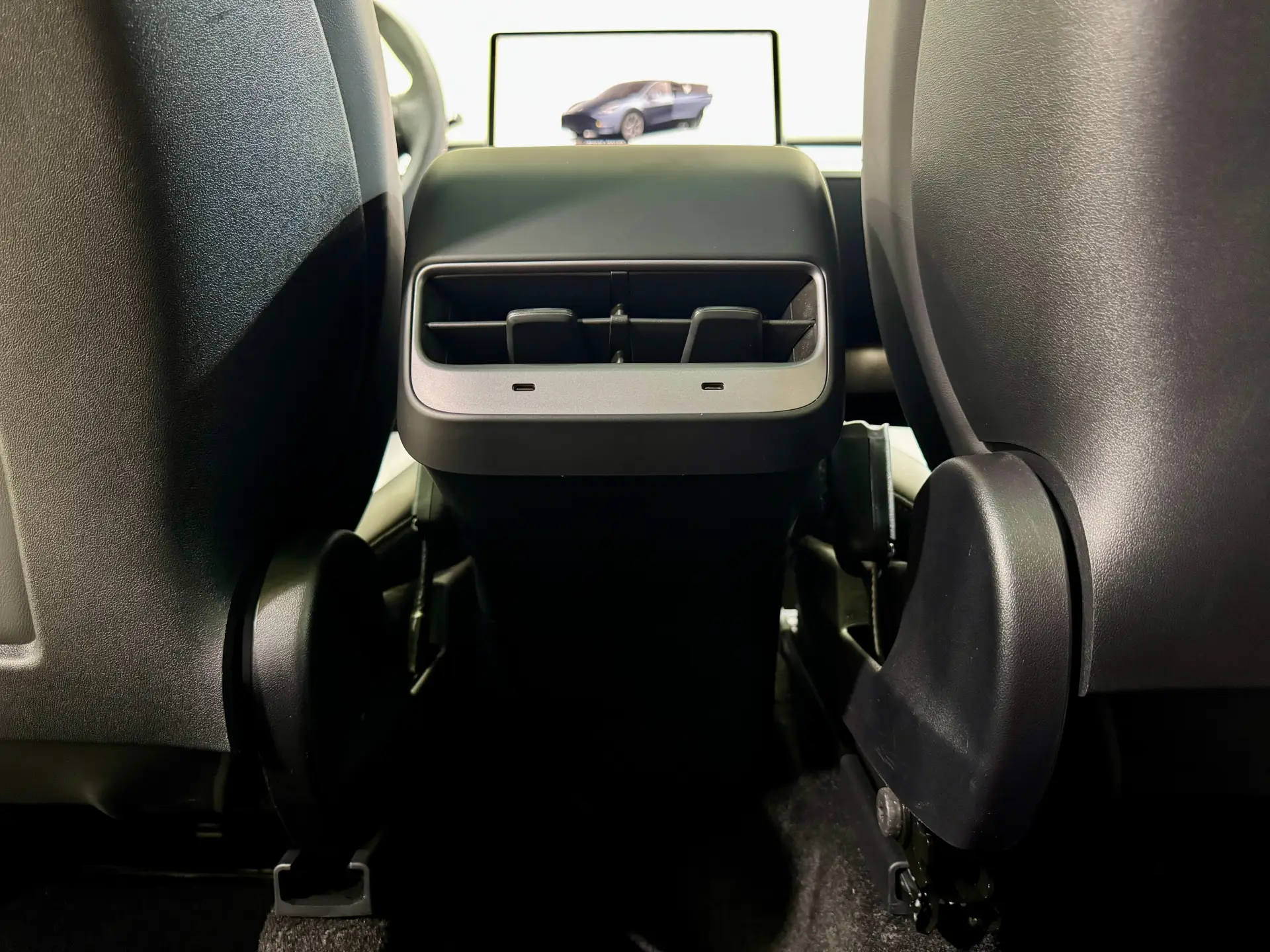 Tesla Model Y, 2024 18
