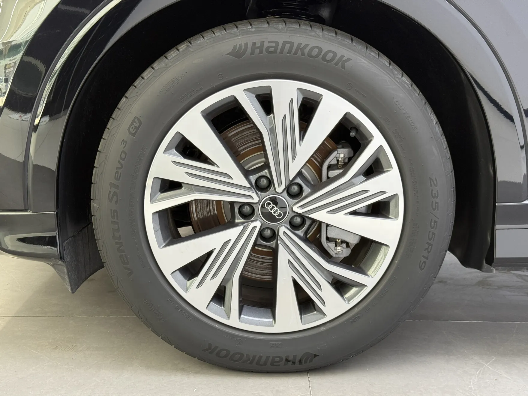 Audi Q5 e-tron, 2025 11