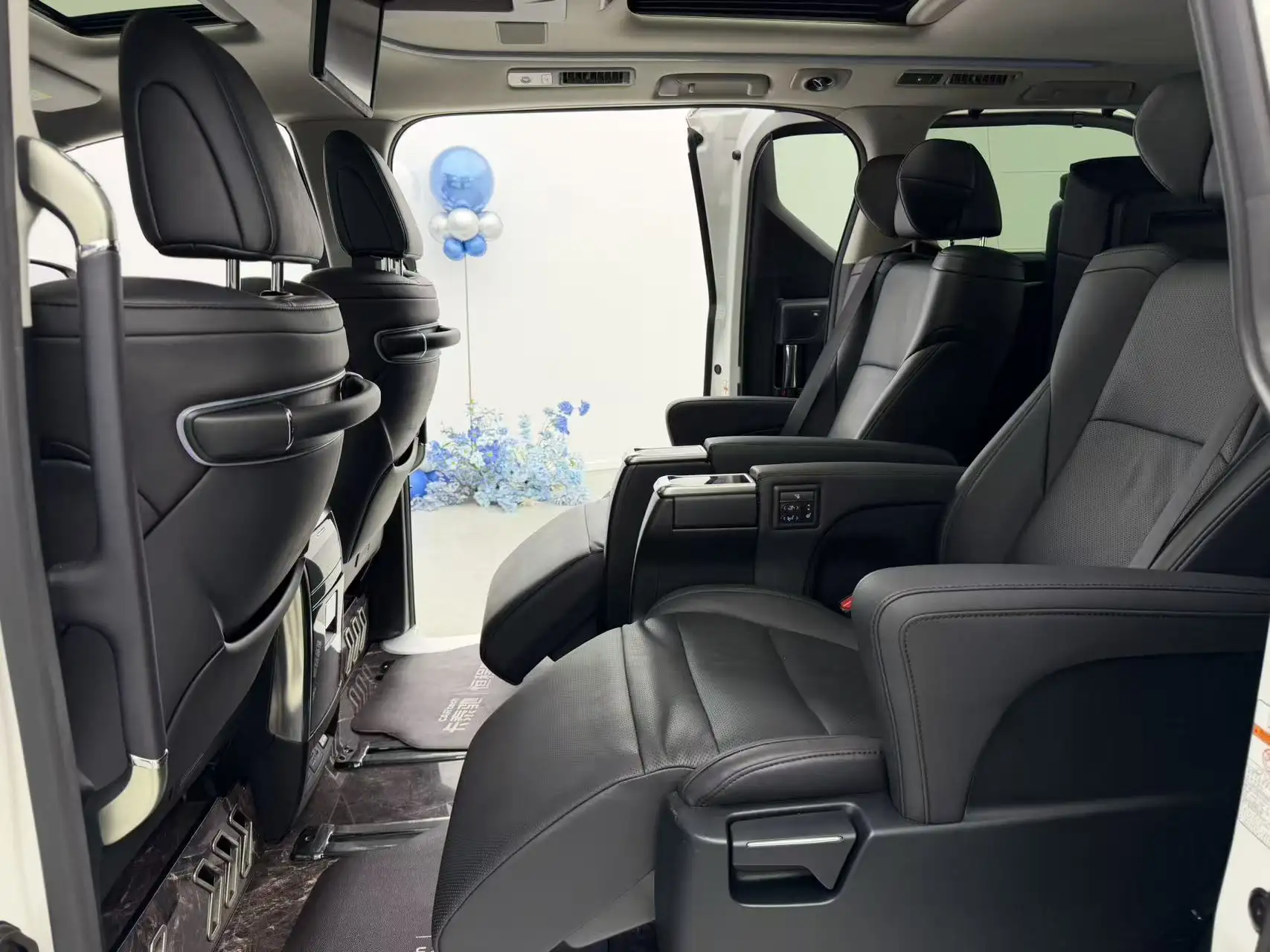Toyota Vellfire, 2020 6