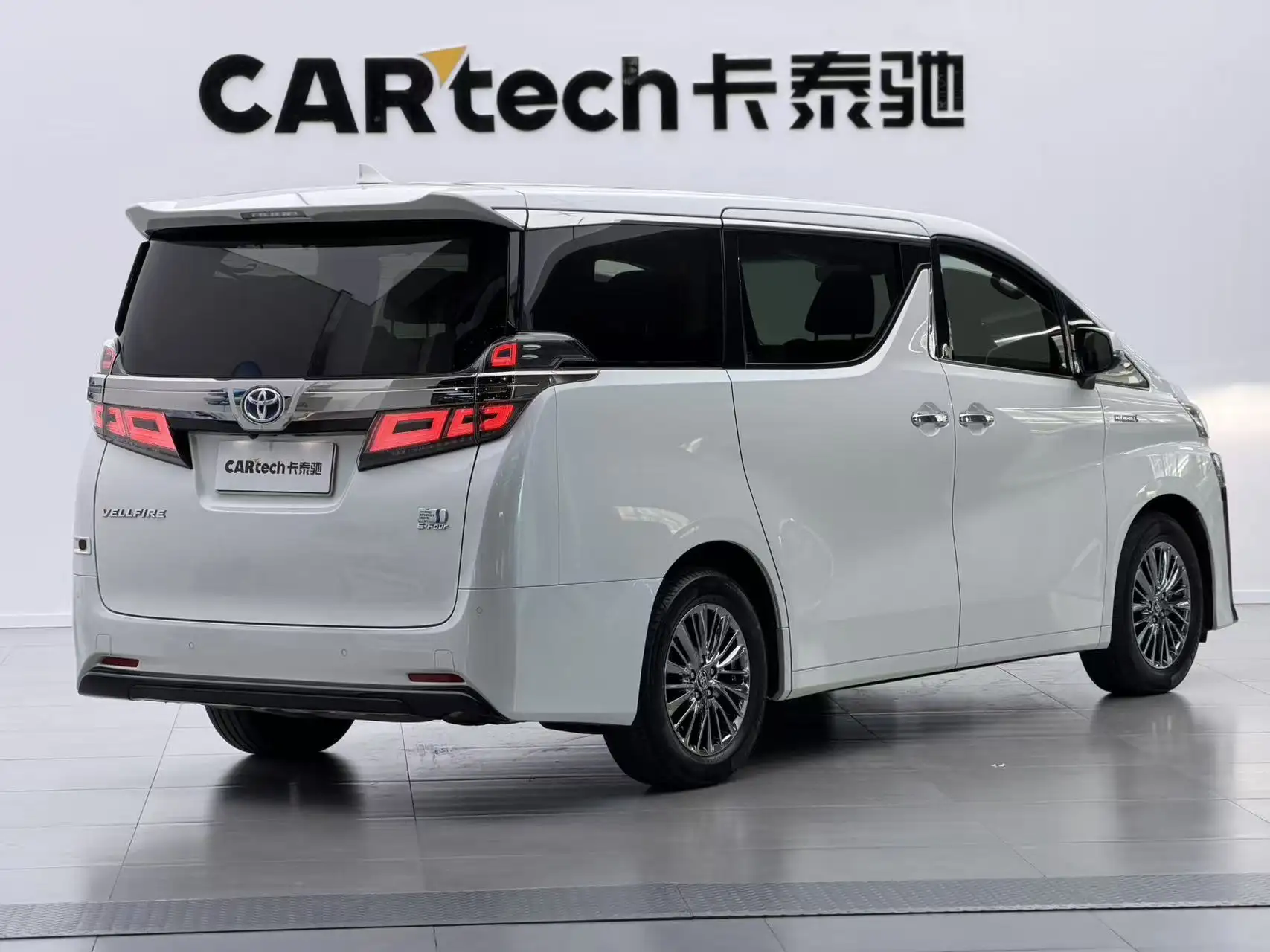 Toyota Vellfire, 2020 3