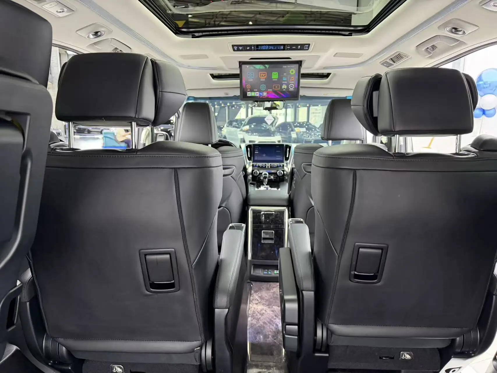 Toyota Vellfire, 2020 11