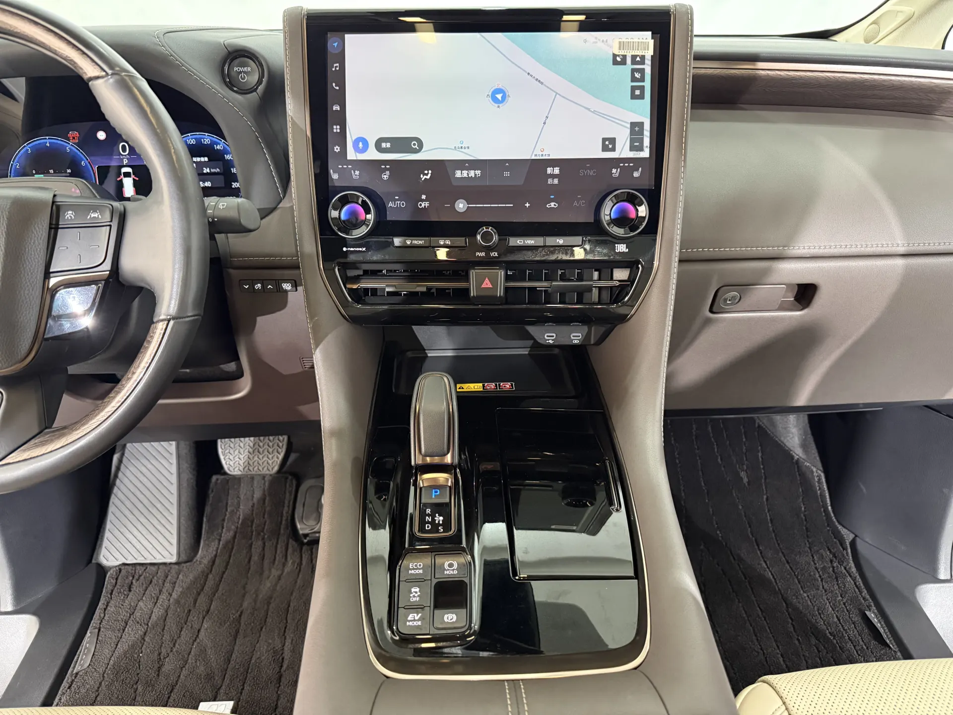 Toyota Alphard, 2024 23