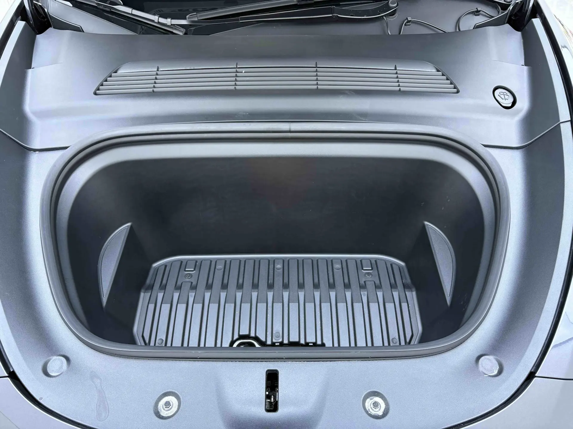 Tesla Model Y, 2024 21
