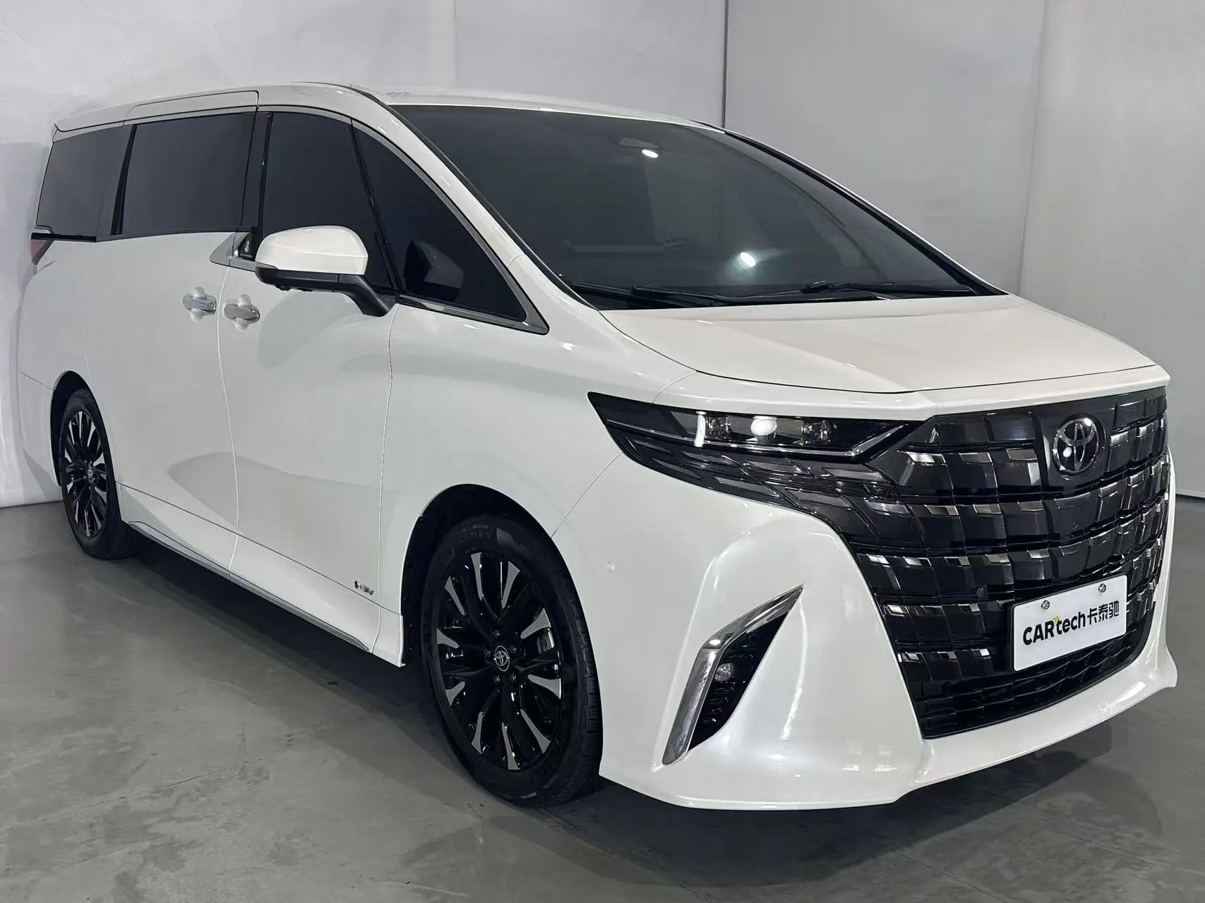 Toyota Alphard, 2024 2