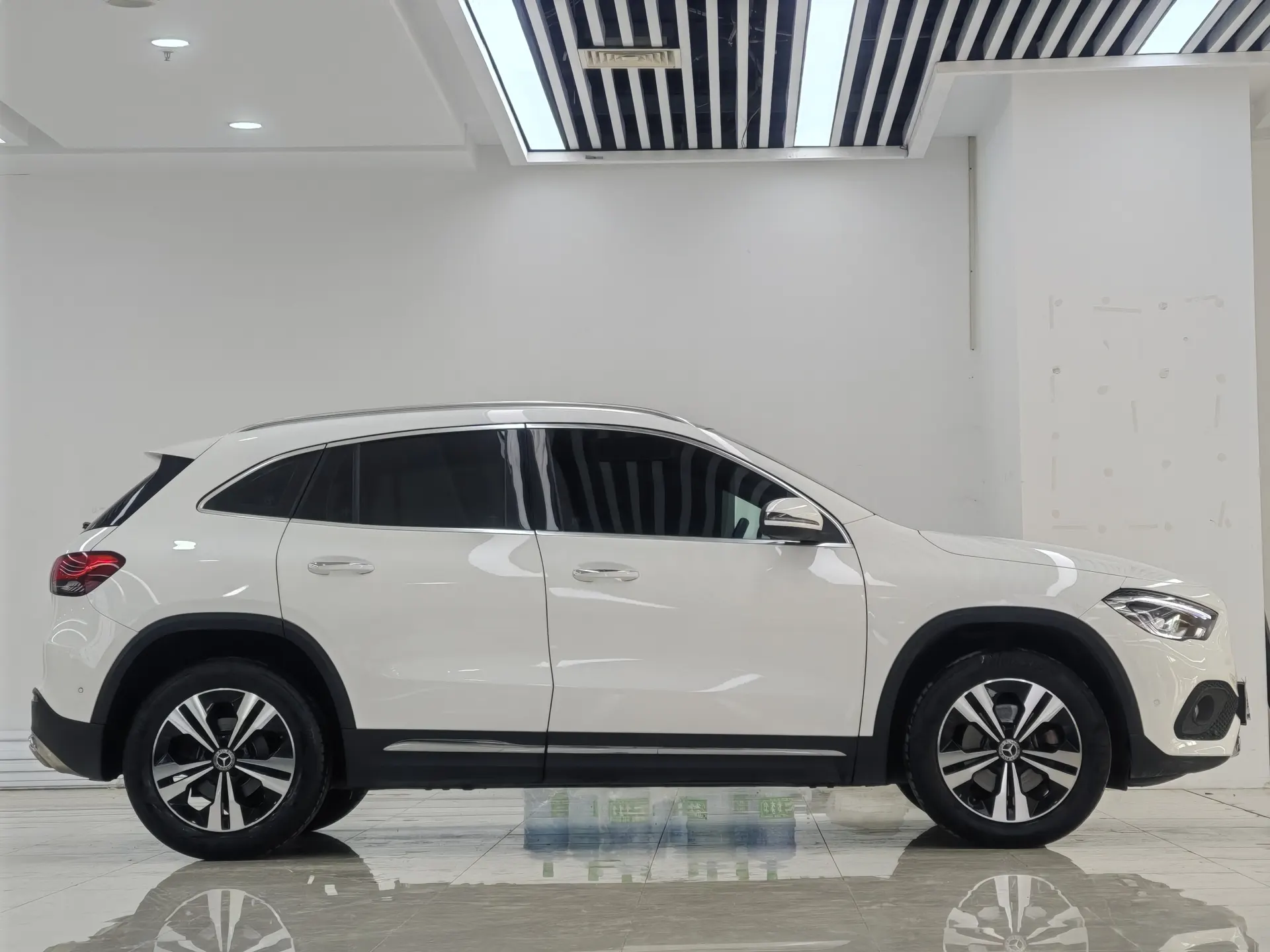 Mercedes-Benz GLA 200, 2020 4