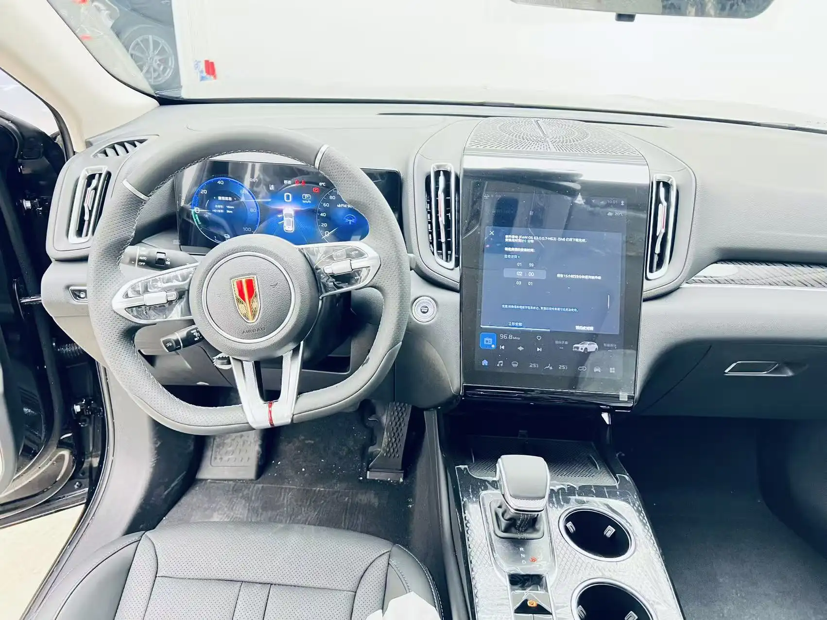 Hongqi HS3, 2025 17