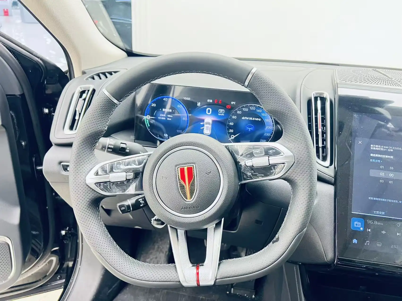 Hongqi HS3, 2025 12