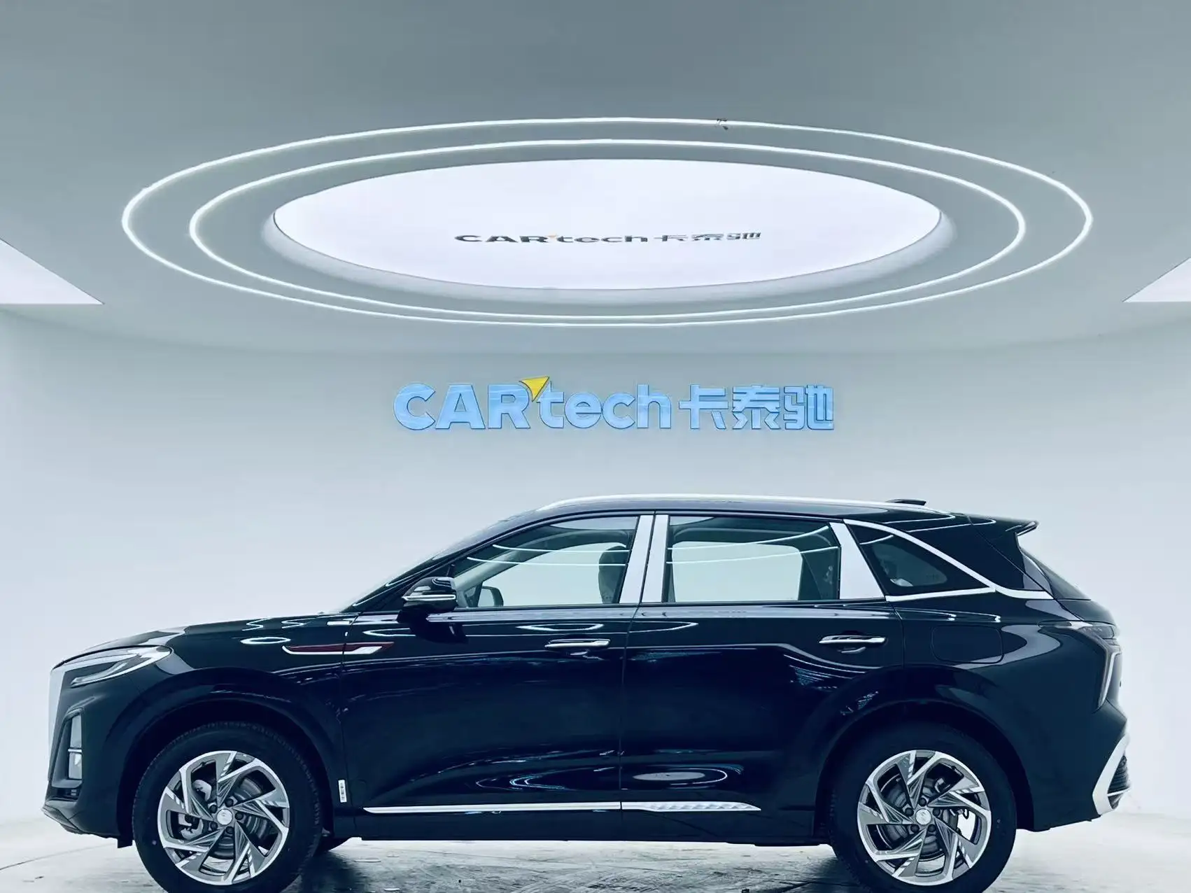 Hongqi HS3, 2025 8