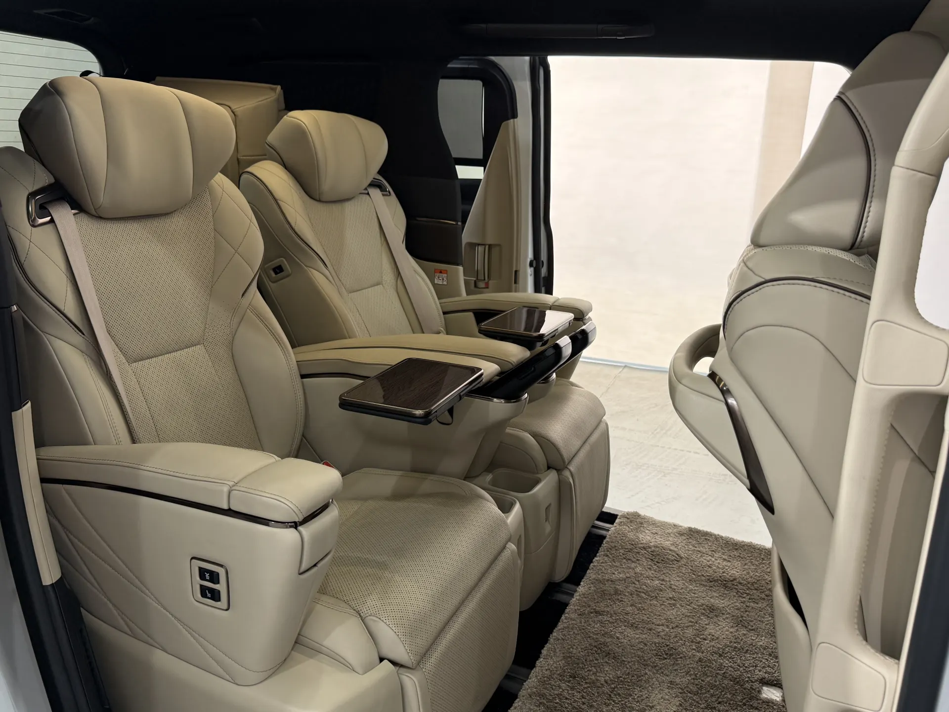 Toyota Alphard, 2024 22