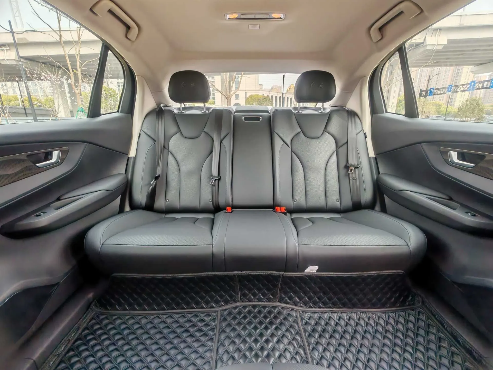 Hongqi QM5, 2024 16