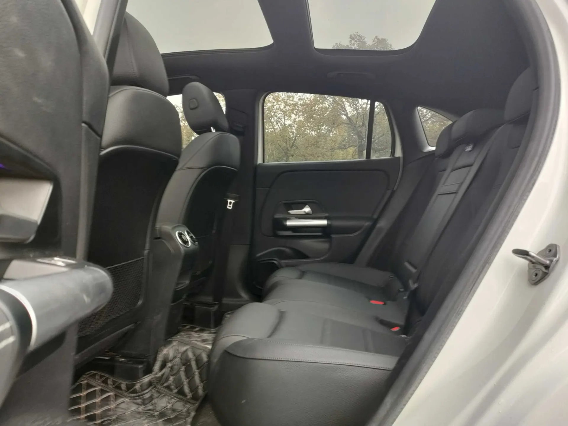 Mercedes-Benz GLA 200, 2020 13