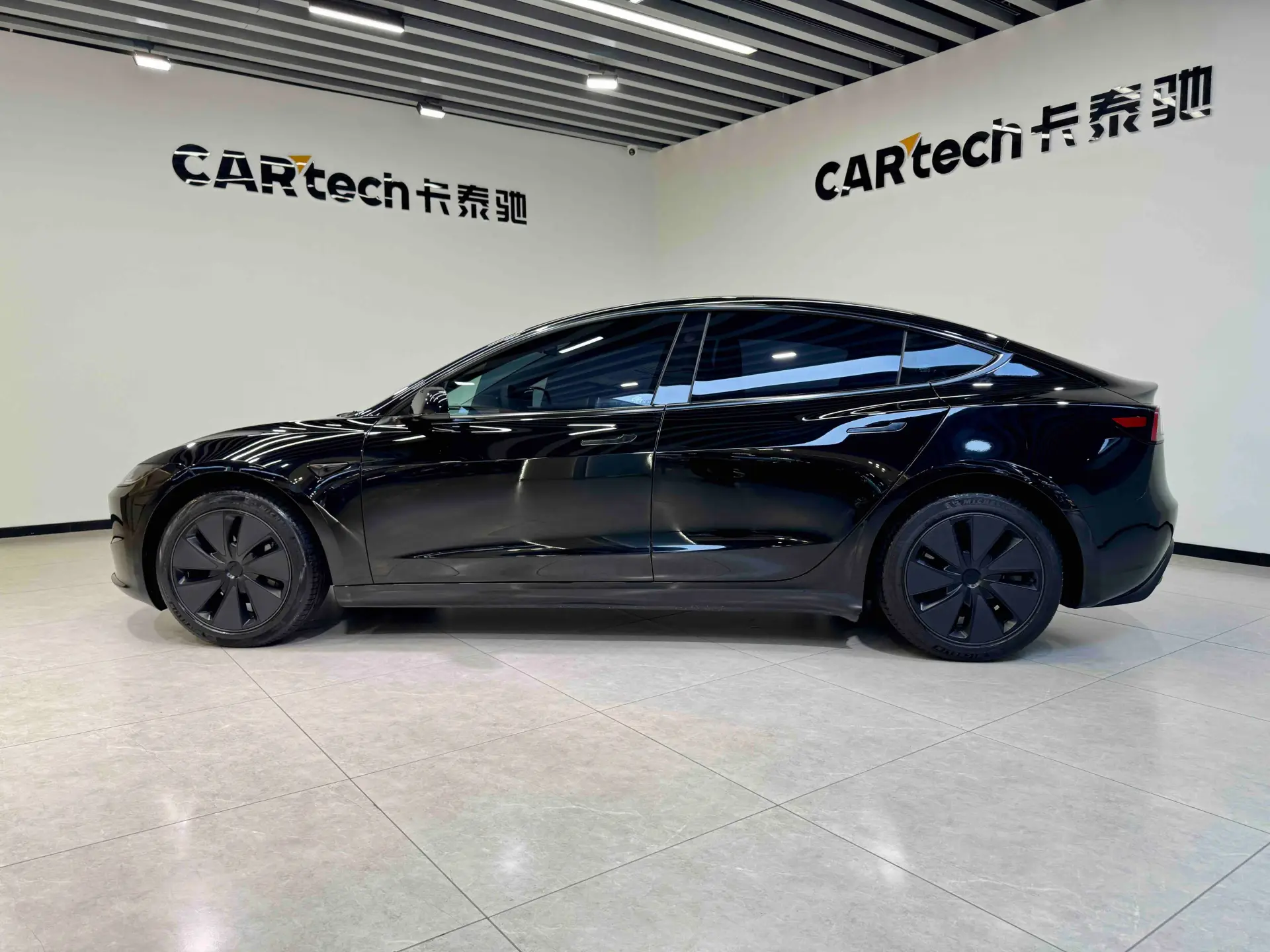 Tesla Model 3, 2024 28
