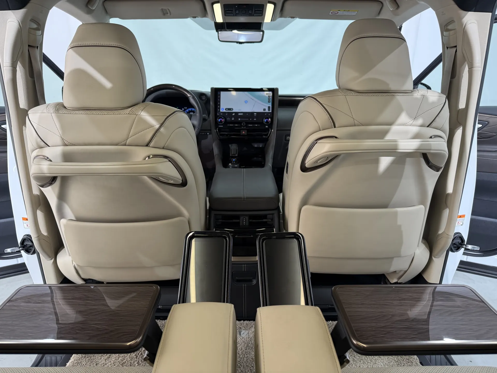 Toyota Alphard, 2024 21