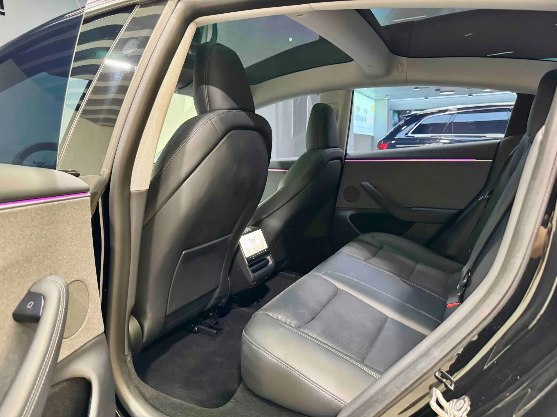 Tesla Model 3, 2024 17